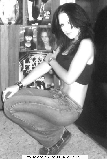 again my twin sister.. suntem rockeritze convinse! m/  m/  m/ aveti frati surori?
