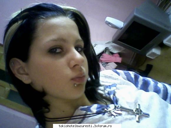 aveti pierceuri ? sau tatoos ? - aia o fost freaza akum pirceul;)) k ala din nas - Sa ne cunoastem