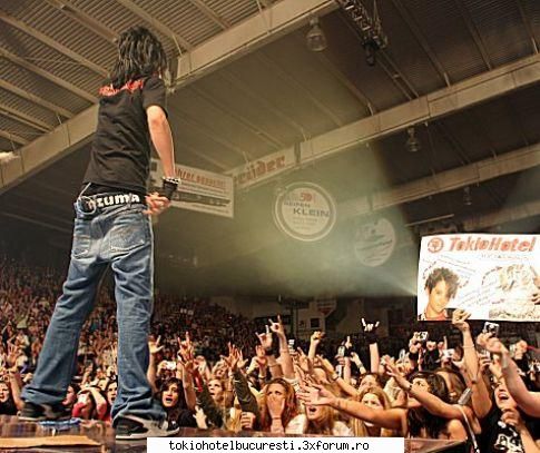 ce ati face la un koncert deal lor ? - vrei s spui c nam face.....yo nuj dak ashy - Tokio Hotel