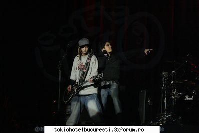ce formatii rock mai ascultati ? - super,moama numai fete care asculta music buna - Sa ne cunoastem