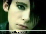 ce materiale si filmulete aveti cu ei ? - oau misto...eu nu prea am...k nush de unde sa le - Tokio Hotel