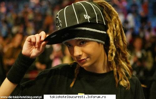 ce stiti despre el ? - eu stiu k ii plac fetele inalte ,blonde cu haine - Tom