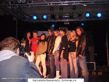 cine are poze q fosteleprietene ale lui tom? - Bytohiq - Tom