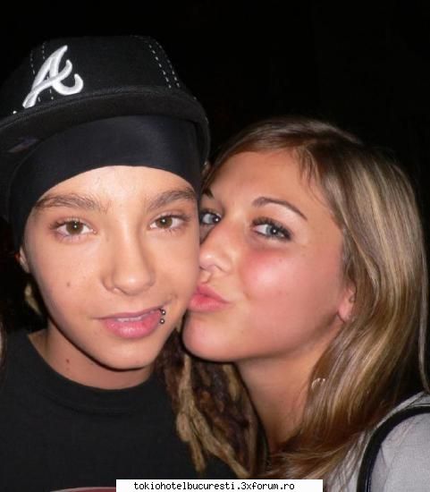 cine are poze q fosteleprietene ale lui tom? - TH_gangsta - Tom