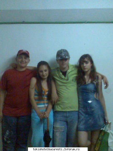 poze cu friends :D - colegutzii mei din cls a 8-a (miss them ) :( - Sa ne cunoastem