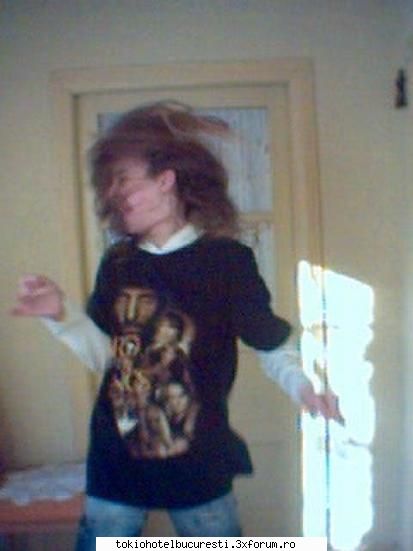 poze cu noi :D - me rocking on schrei - Sa ne cunoastem