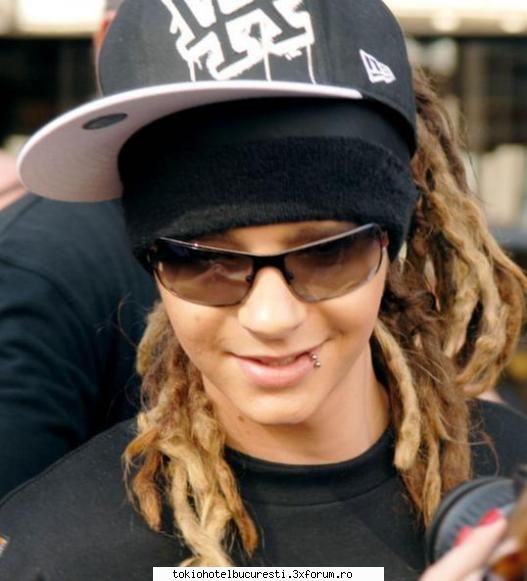and another one poze cu tom
