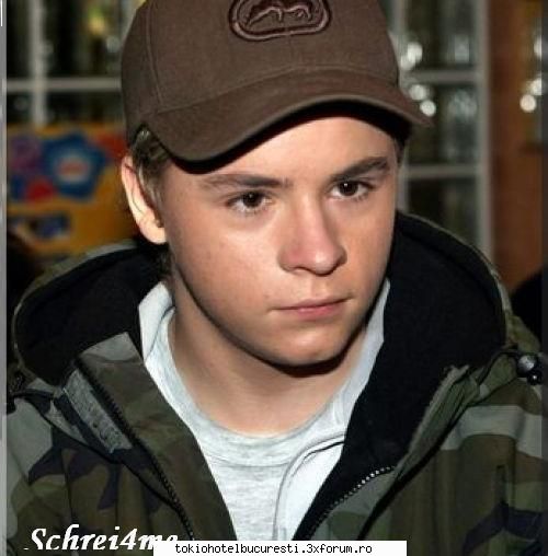 poze q gustav.... - ^_^. c sweet e in poza asta - Gustav