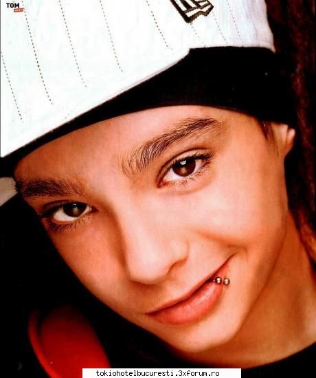 tom - right,sunt de acord cu tine moama l-as manca odata - Tom