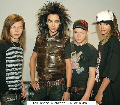 versuri mel :D - 3)Throught the Monsoon I�m starring at a broken - Tokio Hotel